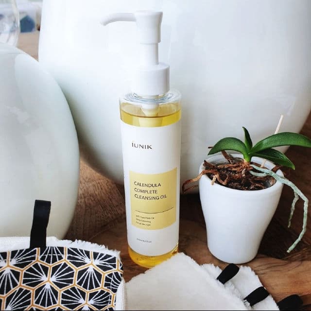 Iunik Calendula Complete Cleansing Oil review photo by skinimaliste