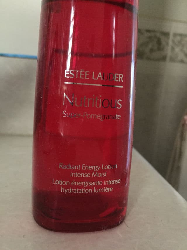 Estee Lauder Nutritious Super-Pomegranate Radiant Energy Lotion Intense Moist review photo by Hsho7o5