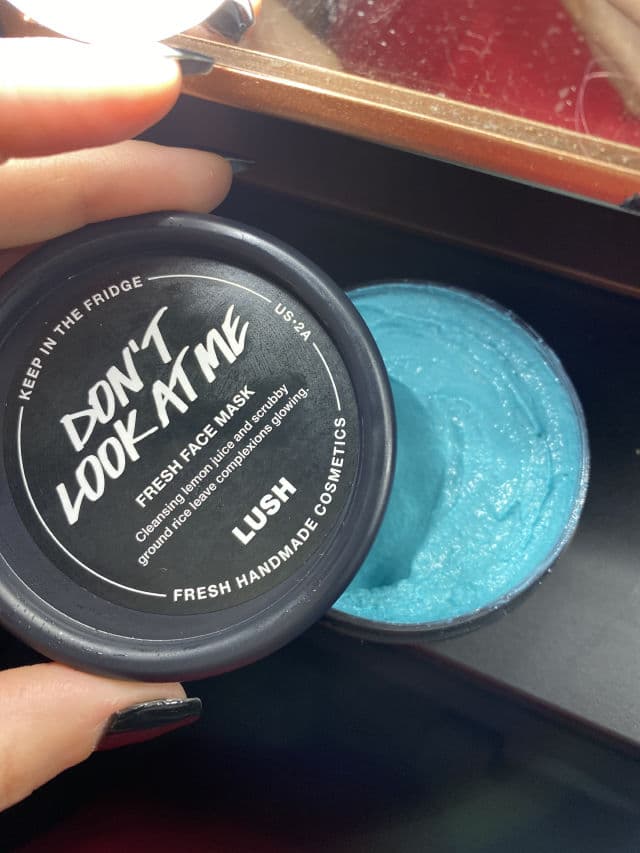 LUSH Don't Look At Me review photo by smilehopelove