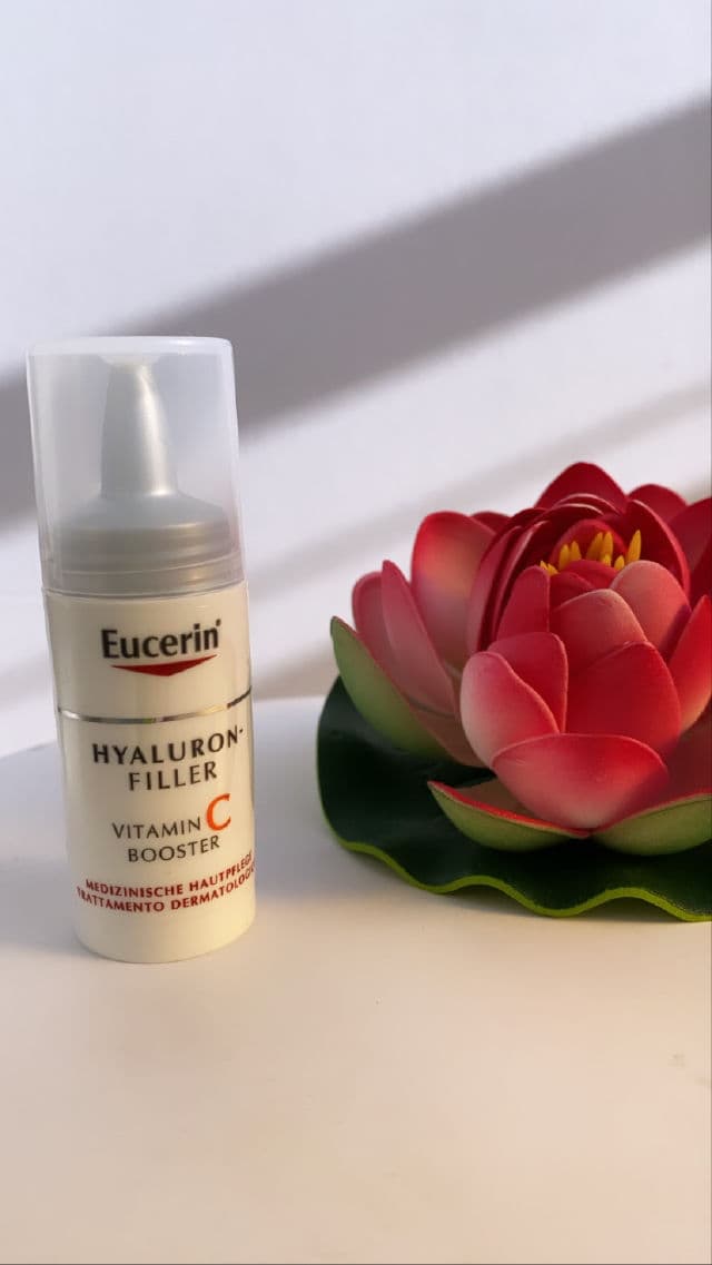 Eucerin Hyaluron- Filler Vitamin C Booster review photo by smoxeyvision