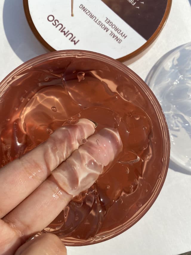 Mumuso Snail Moisturizing Hydrogel review photo by Juhikundal