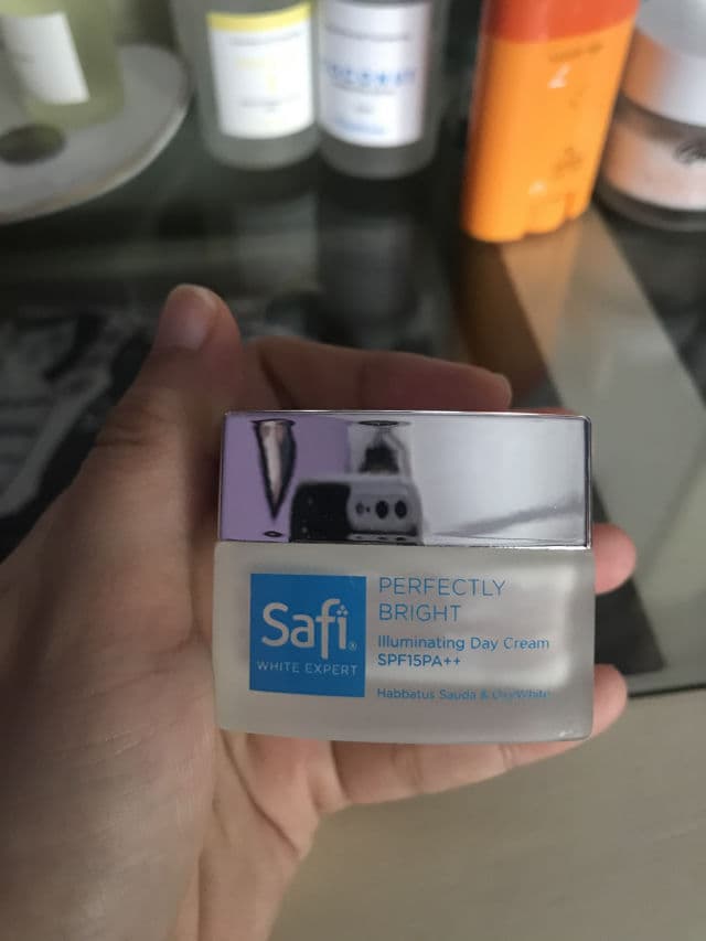 Safi White Expert: Illuminating Day Cream SPF 15 PA++ review photo by tinanong