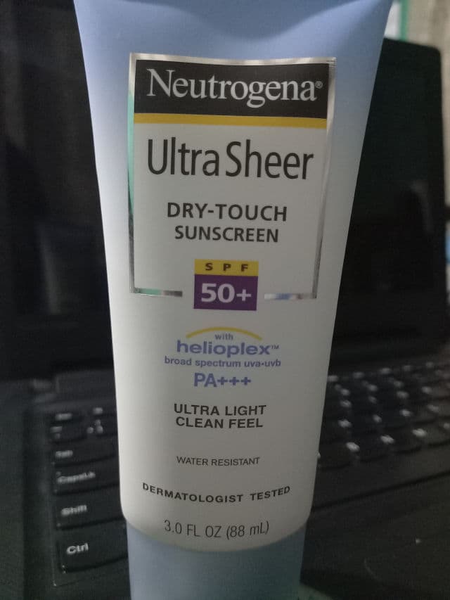 Neutrogena Ultra Sheer® Dry-Touch Sunscreen Broad Spectrum SPF 45 review photo by trishaanne