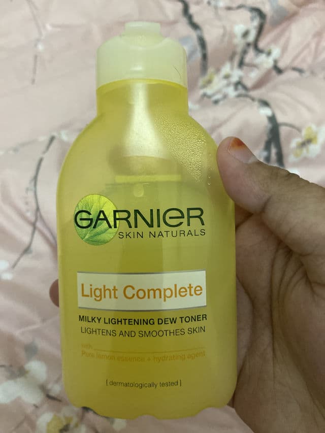 Garnier Light Complete Milky Lightening Dew Toner review photo by tulipssy