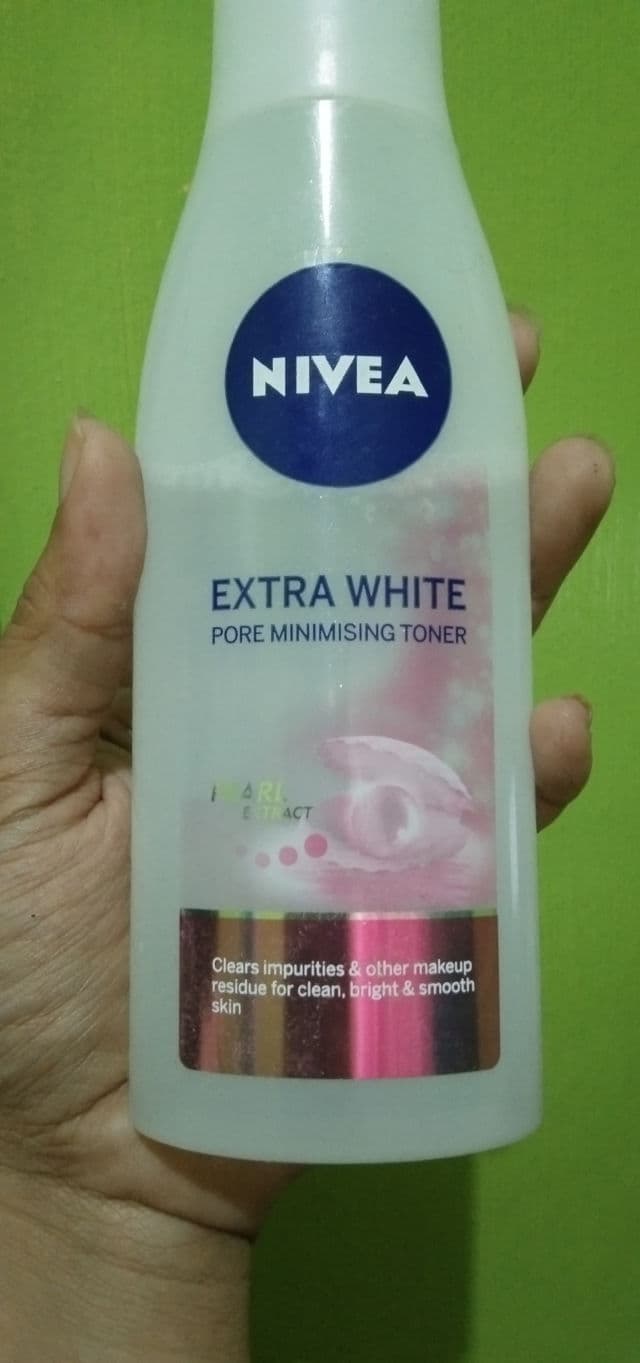 Nivea Extra White Repair Pore Minimiser Toner review photo by xxNikkixx