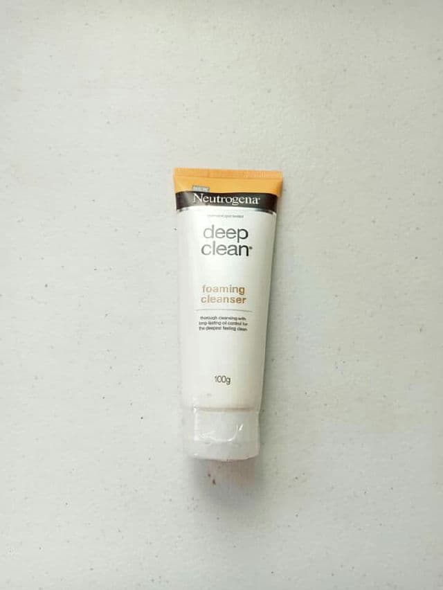 Neutrogena Deep Clean Foaming Cleanser review photo by skinscares