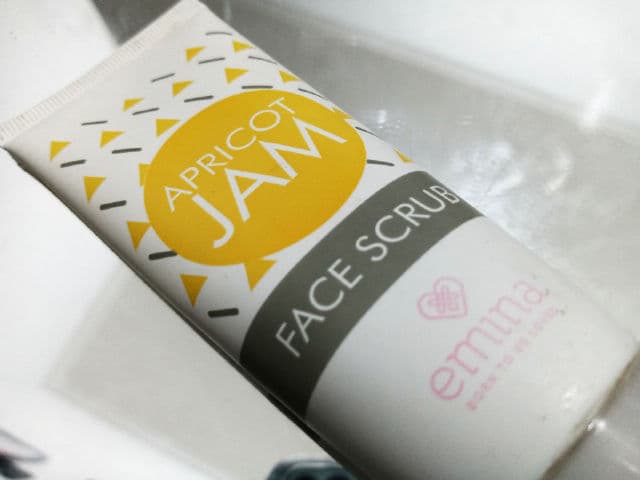 Emina Apricot Jam Facial Scrub review photo by yunzie