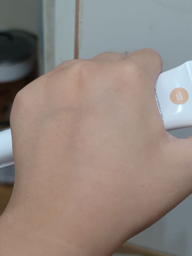 Issy & Co. Active Skin Tint SPF 35 review photo by zom