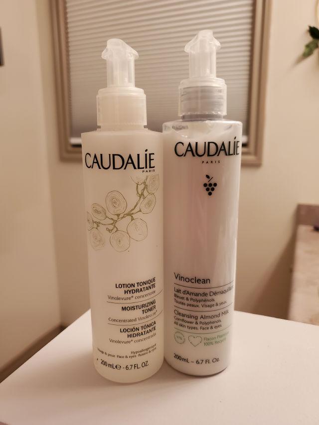 Caudalie Paris Vinoclean Gentle Cleansing Almond Milk review photo by undividedhonesty